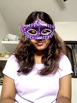 Snapshot of TINA9900 chatting on November 19, 2025, 10:37 am TINA9900 online show from November 19, 2025, 10:37 am