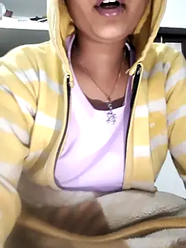 Snapshot of TINA9900 chatting on December 3, 2025, 9:40 am TINA9900 online show from December 3, 2025, 9:40 am