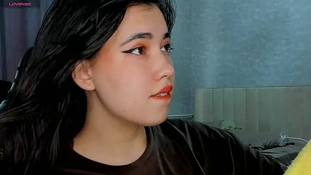Snapshot of Diara_1an chatting on May 21, 2026, 4:19 am Diara 1an online show from May 21, 2026, 4:19 am