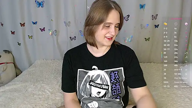 Snapshot of LightNea chatting on November 21, 2025, 1:32 pm LightNea online show from November 21, 2025, 1:32 pm