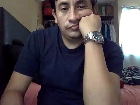 manrrique4567 online show from February 13, 2026, 2:57 pm