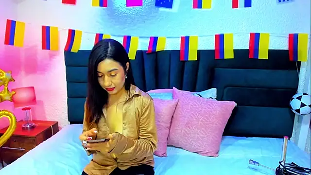 VictoriaRouge  online show from June 21, 2026, 10:56 pm