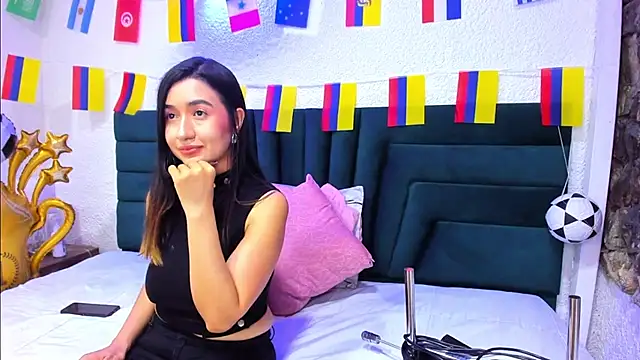 VictoriaRouge  online show from June 22, 2026, 9:12 pm