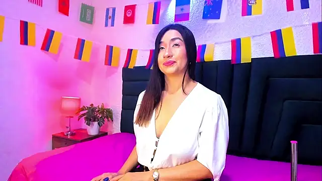 VictoriaRouge  online show from July 12, 2026, 8:11 pm