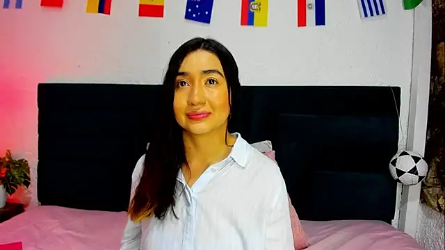VictoriaRouge  online show from July 18, 2026, 8:34 pm