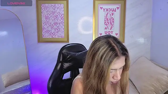 Evy Luxx v online show from March 3, 2026, 3:34 am