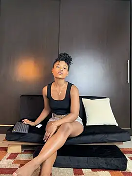 Snapshot of vanestraus chatting on August 3, 2026, 8:56 pm vanestraus online show from August 3, 2026, 8:56 pm