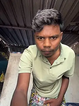 Snapshot of banty05 chatting on December 1, 2025, 4:06 am banty05 online show from December 1, 2025, 4:06 am