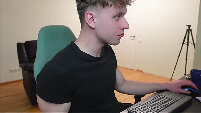 Charles Dreams online show from April 3, 2026, 10:41 pm