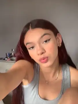 Snapshot of catalinaruiz_ chatting on May 16, 2026, 6:39 pm catalinaruiz online show from May 16, 2026, 6:39 pm