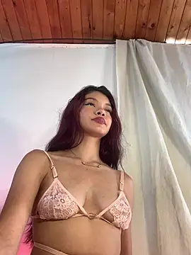 catalinaruiz  online show from June 22, 2026, 6:38 pm