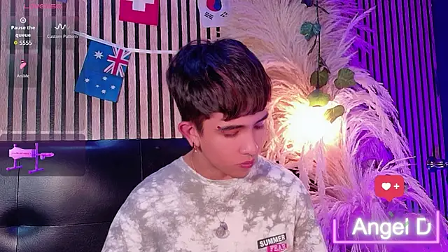Snapshot of Angeldust19 chatting on July 4, 2026, 3:40 pm Angeldust19 online show from July 4, 2026, 3:40 pm