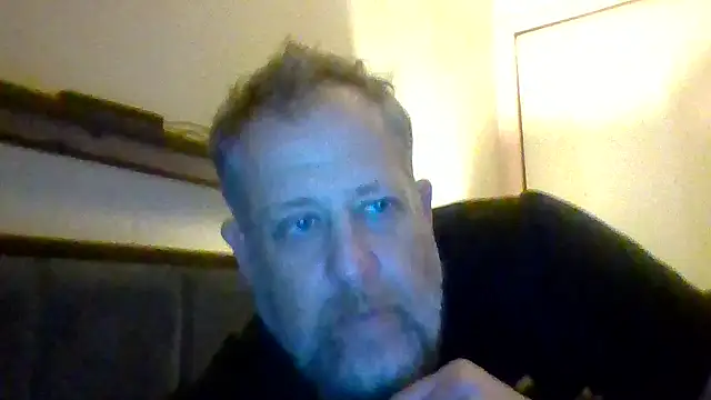 Snapshot of Mikey40wv chatting on November 16, 2025, 11:05 am Mikey40wv online show from November 16, 2025, 11:05 am