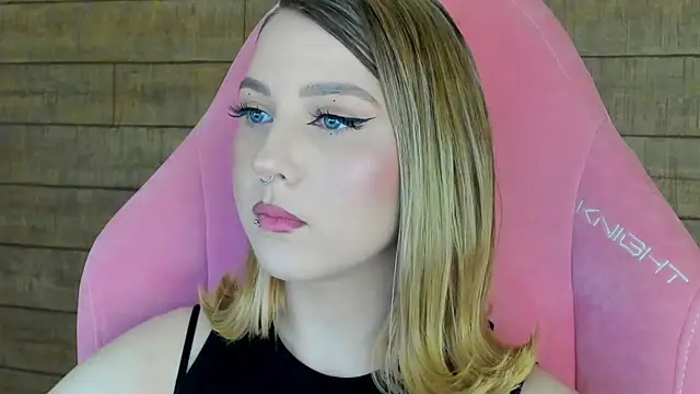 TinnaBurton online show from March 11, 2026, 4:02 pm