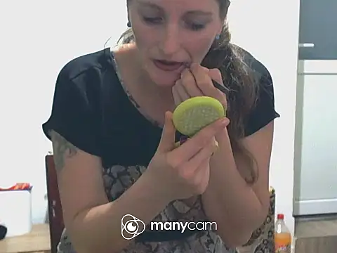 Snapshot of CrazyMaya39 chatting on November 24, 2025, 9:25 pm CrazyMaya39 online show from November 24, 2025, 9:25 pm