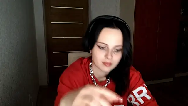 Snapshot of LouiseMarengo chatting on December 5, 2025, 2:58 pm LouiseMarengo online show from December 5, 2025, 2:58 pm