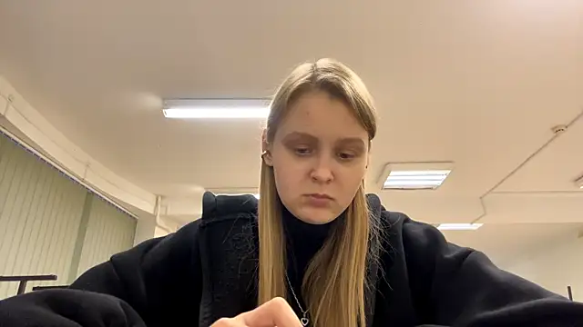 PaulitaSolow online show from November 26, 2025, 1:23 pm