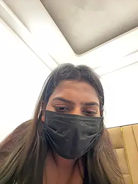 sexyayeshadesi online show from May 6, 2026, 5:51 pm