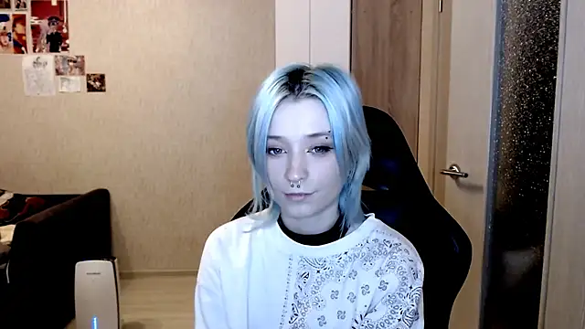 Snapshot of SophiaLur chatting on November 18, 2025, 3:38 pm SophiaLur online show from November 18, 2025, 3:38 pm