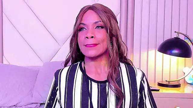 LailaDavidson online show from July 28, 2026, 3:21 pm