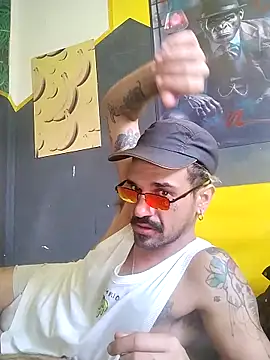 xxxbananaboy online show from April 21, 2026, 12:33 pm