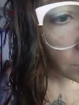 Snapshot of Melinerd chatting on July 16, 2026, 6:03 pm Melinerd online show from July 16, 2026, 6:03 pm