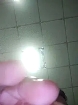 Snapshot of platone09 chatting on November 7, 2025, 2:17 pm platone09 online show from November 7, 2025, 2:17 pm