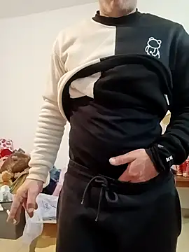 Snapshot of platone09 chatting on November 24, 2025, 8:52 pm platone09 online show from November 24, 2025, 8:52 pm