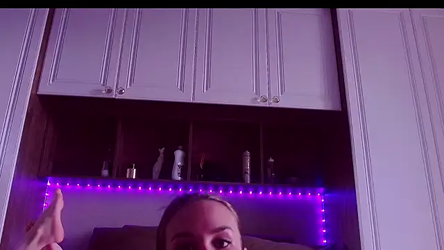 ArielEvans online show from July 29, 2026, 2:53 am