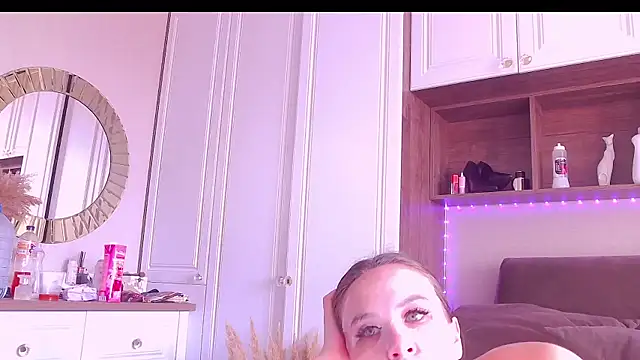 ArielEvans online show from July 31, 2026, 3:17 am