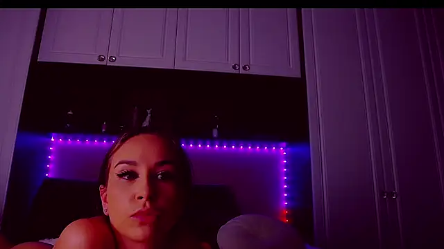 ArielEvans online show from August 7, 2026, 3:52 am