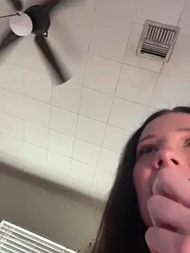 imemmarae online show from November 20, 2025, 8:08 pm