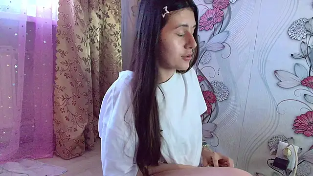 Snapshot of KristinaScott chatting on November 27, 2025, 12:29 pm KristinaScott online show from November 27, 2025, 12:29 pm