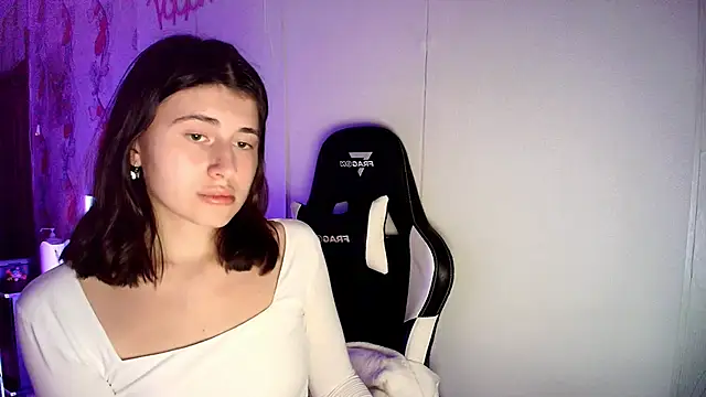 KristinaScott online show from February 2, 2026, 3:44 pm