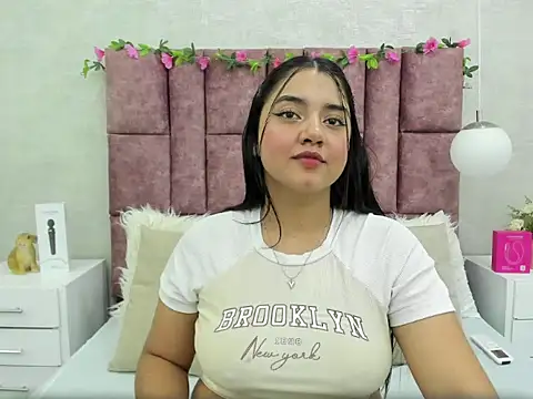 Snapshot of SalomeLee chatting on July 28, 2026, 4:39 pm SalomeLee online show from July 28, 2026, 4:39 pm