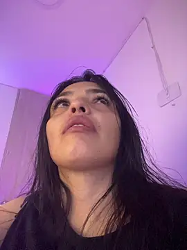 LaraDanverss online show from December 19, 2025, 11:45 pm