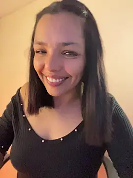 Snapshot of LaraDanverss chatting on April 17, 2026, 9:18 pm LaraDanverss online show from April 17, 2026, 9:18 pm