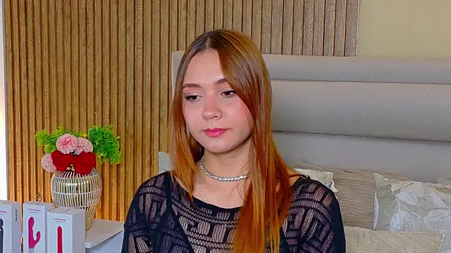 Snapshot of LondraBlush chatting on May 15, 2026, 12:01 pm LondraBlush online show from May 15, 2026, 12:01 pm