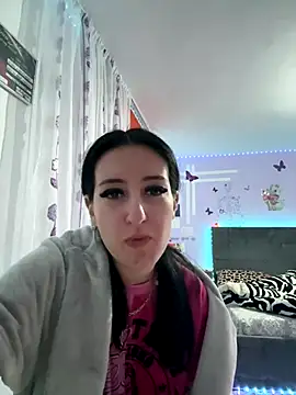 Snapshot of elenaalena chatting on December 17, 2025, 6:36 pm elenaalena online show from December 17, 2025, 6:36 pm