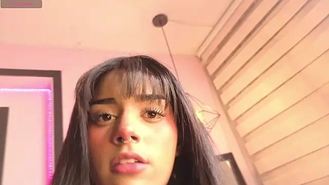 Snapshot of Milu_carbajal_x chatting on May 9, 2026, 4:39 am Milu carbajal x online show from May 9, 2026, 4:39 am