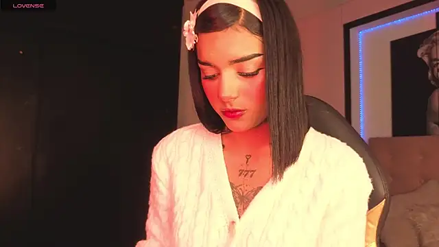 Snapshot of Milu_carbajal_x chatting on May 15, 2026, 4:41 am Milu carbajal x online show from May 15, 2026, 4:41 am