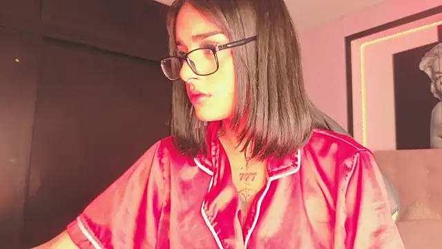 Snapshot of Milu_carbajal_x chatting on May 20, 2026, 4:51 am Milu carbajal x online show from May 20, 2026, 4:51 am