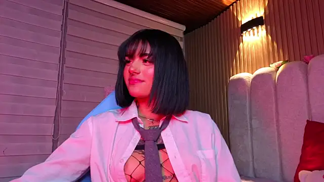 Snapshot of Milu_carbajal_x chatting on July 5, 2026, 4:19 am Milu carbajal x online show from July 5, 2026, 4:19 am