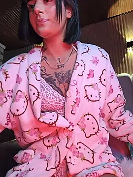Snapshot of Milu_carbajal_x chatting on July 8, 2026, 4:39 am Milu carbajal x online show from July 8, 2026, 4:39 am
