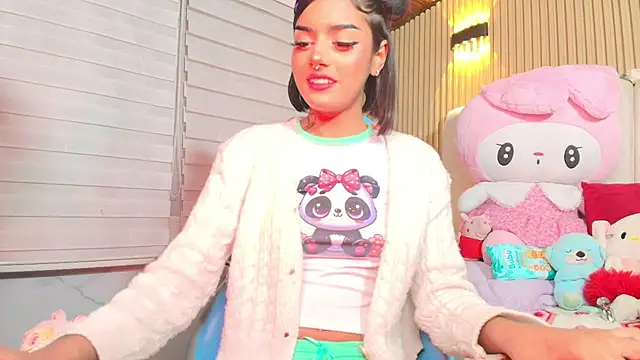 Snapshot of Milu_carbajal_x chatting on July 30, 2026, 4:44 am Milu carbajal x online show from July 30, 2026, 4:44 am
