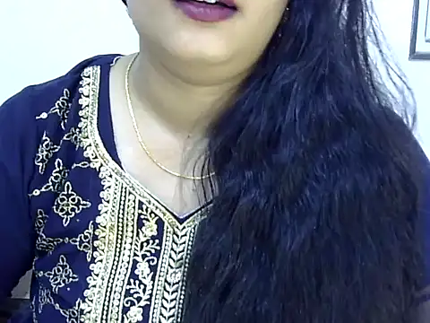 Snapshot of Muskan_Jha chatting on May 6, 2026, 2:08 am Muskan Jha online show from May 6, 2026, 2:08 am