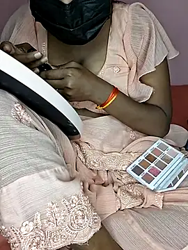 Radhika Deshmukh1 online show from November 26, 2025, 4:52 pm