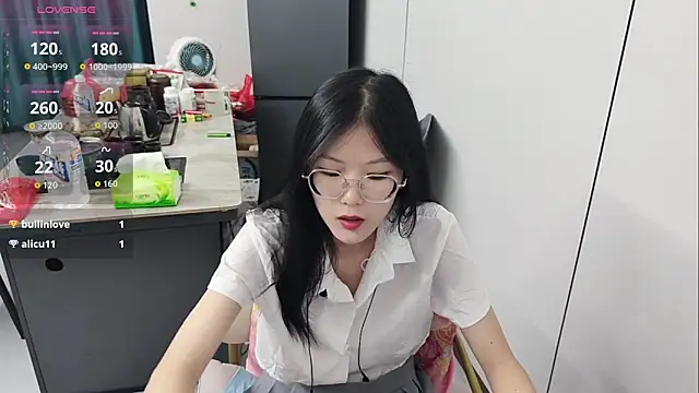 Snapshot of xlin-baby chatting on May 11, 2026, 2:23 pm xlin-baby online show from May 11, 2026, 2:23 pm