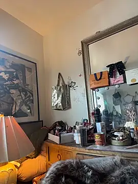 Motherbigbus online show from December 19, 2025, 9:00 pm