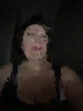 Snapshot of LittleBead522 chatting on November 17, 2025, 5:52 pm LittleBead522 online show from November 17, 2025, 5:52 pm